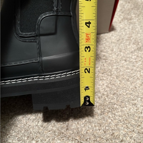 NIB Hunter Chelsea boots, rubber, waterproof, size 5 - Picture 7 of 8